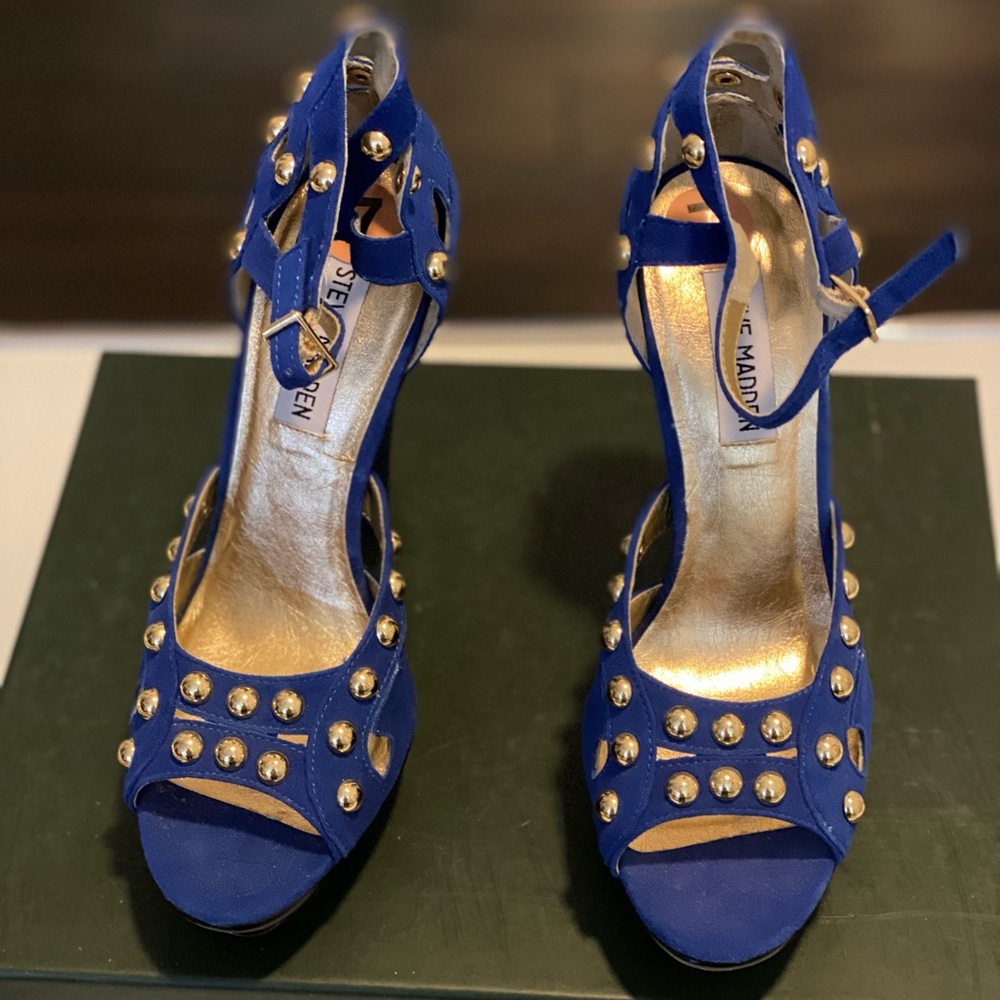 Steve Madden Royal Blue heels. Size 7